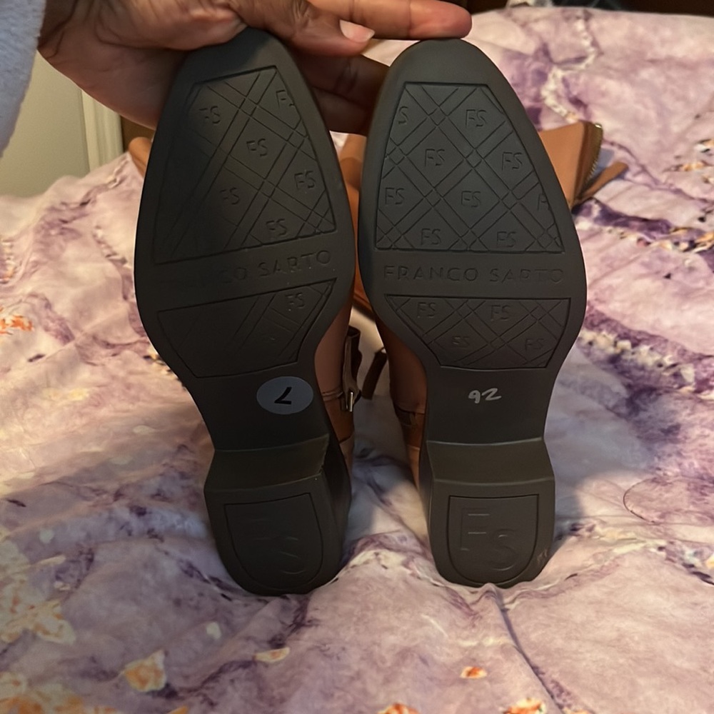 Tall brown boots - Picture 5 of 11